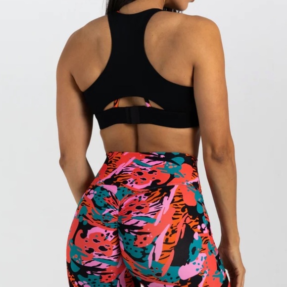 Enchanted Scrunch Leggings Set – Bold Floral Gymwear - Picture 7 of 8
